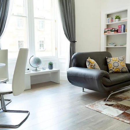 Bright 2 Bedroom Flat Next To Meadows Park Единбург Екстериор снимка