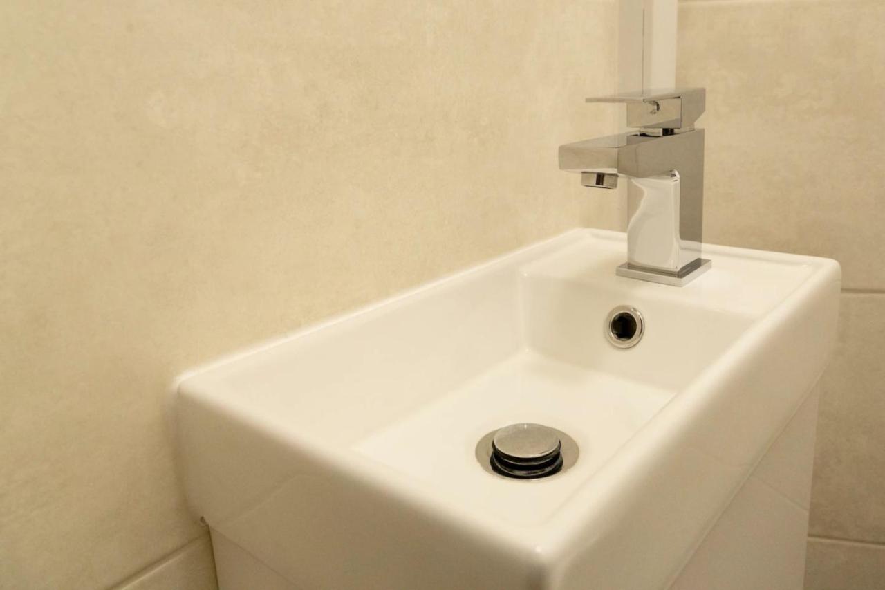 Bright 2 Bedroom Flat Next To Meadows Park Единбург Екстериор снимка